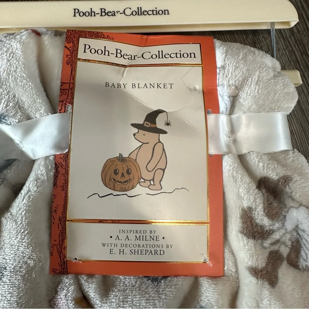 Pooh Bear Collection Halloween Baby blanket soft cream NEW
